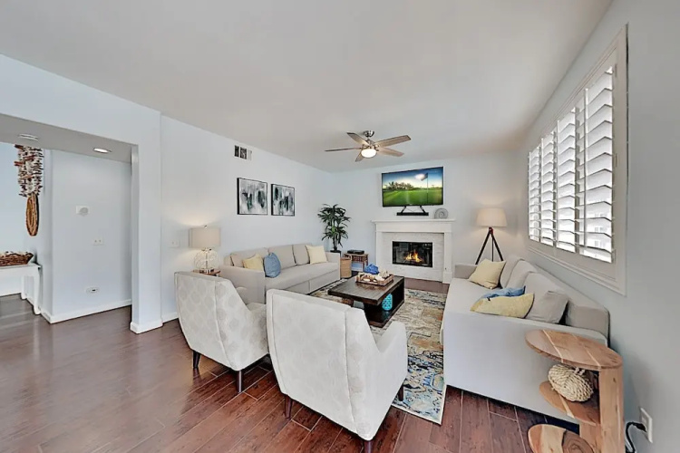 2399chat 4 Bedroom Home