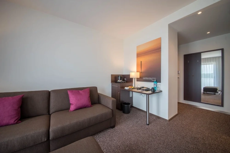 Junior Suite with balcony and with lake view