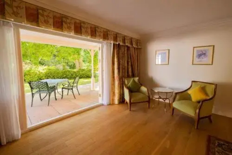 Dixcart Bay Hotel