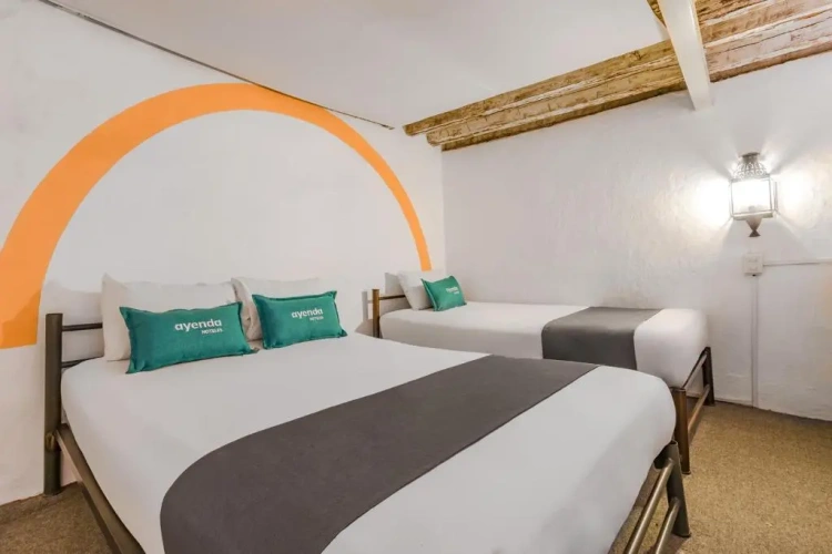 Standard Triple room