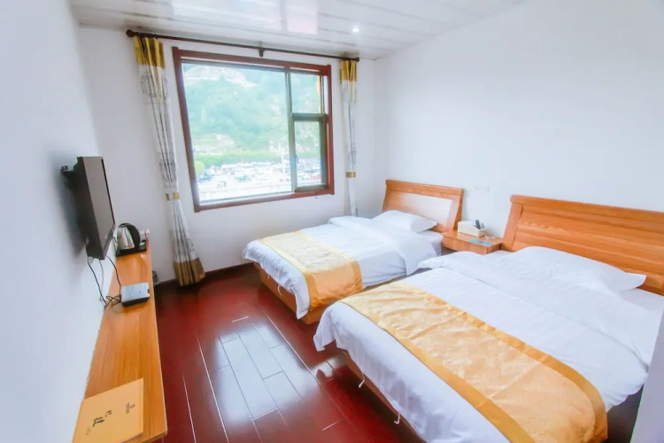 Yijie Holiday Hotel Laiyuan Baishishan