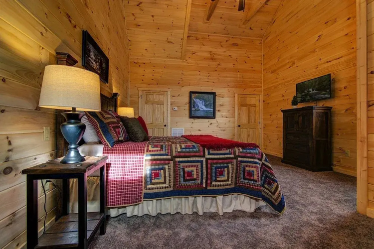 A River Runs Through It 3 Bedrooms 3 Bathrooms Cabin