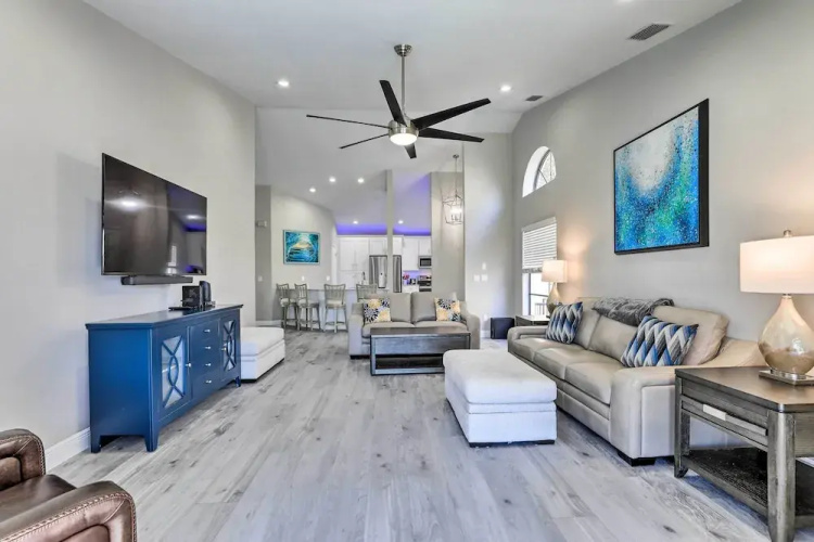 Private Dock & Saltwater Pool: Apollo Beach House