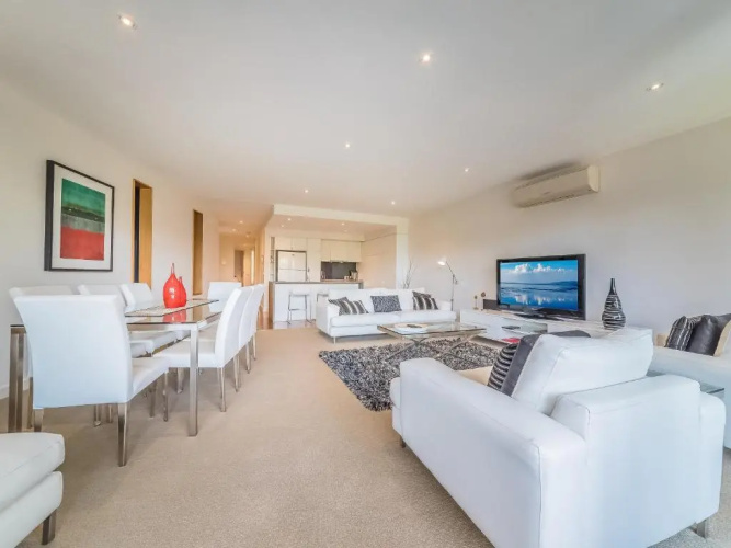 Cscape 3brm Apartment with a View