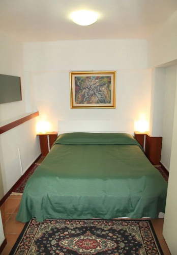 Collina House