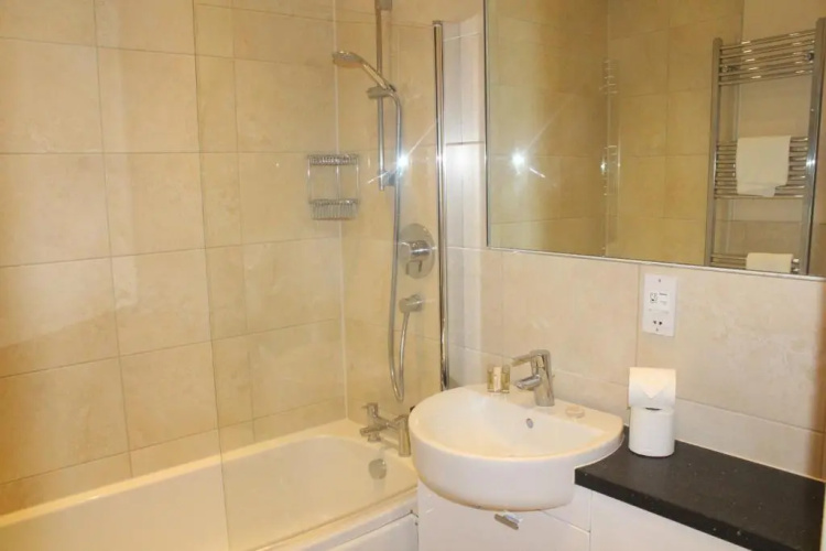 Beautiful 2 bedroom apartment in central Bath