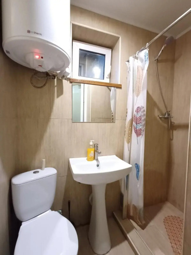1 комн квартира, свой двор