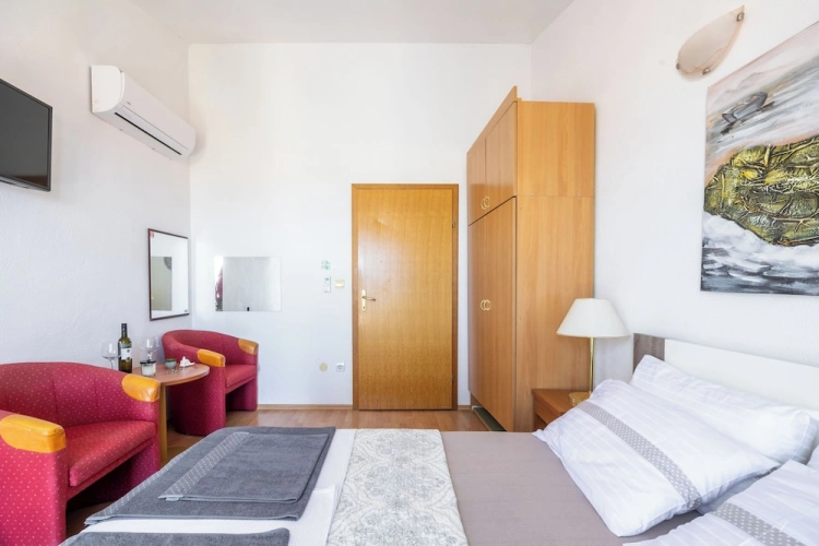 Apartment with balcony