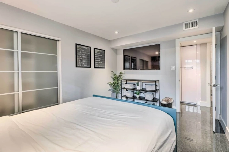 2 Bedrooms Apartment