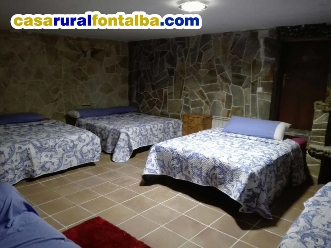 5 Bedrooms Cottage