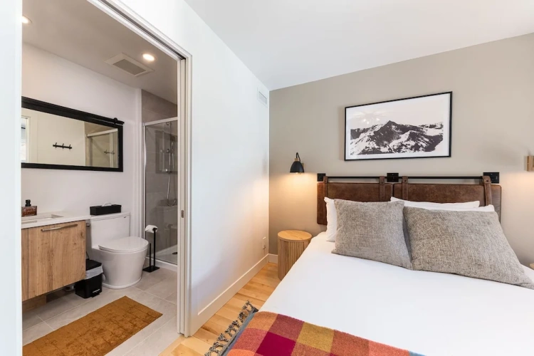 4 Bedrooms Cottage