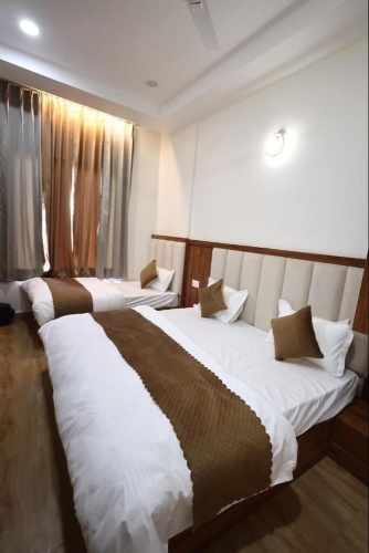 Standard Triple room