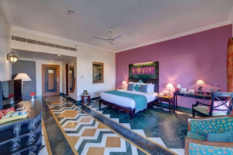 Deluxe Double room with balcony and with garden view