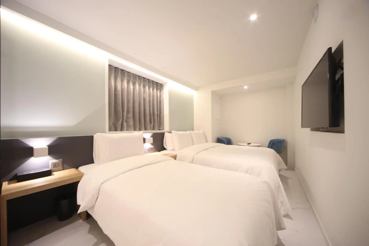 Royal Twin Suite