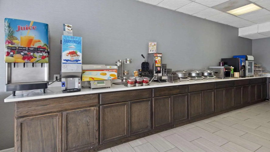 Ramada by Wyndham Cocoa photo 22