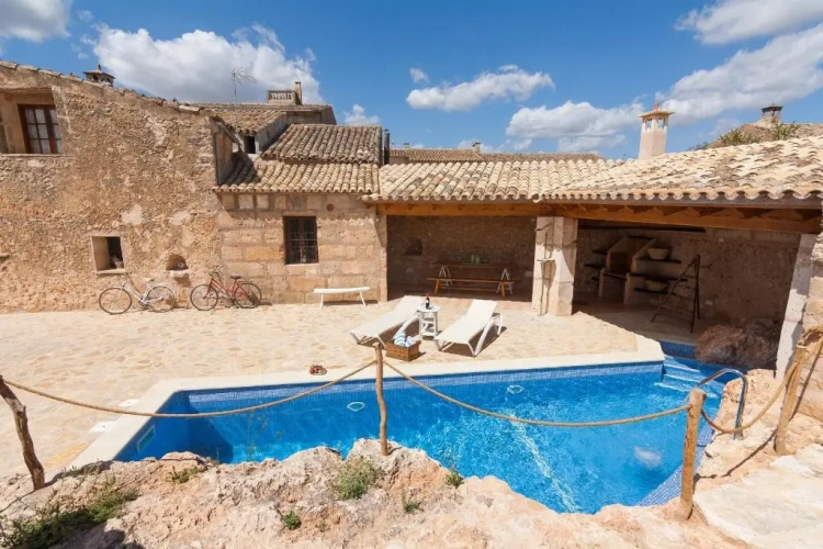 2 Bedrooms Cottage