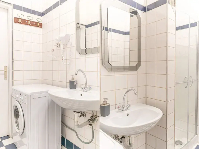 Charming 3BR Apt in Central Vienna