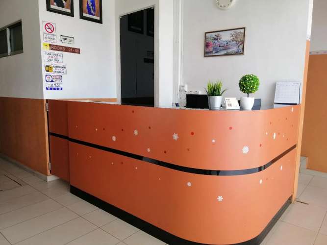 OYO 89985 Js Hotel
