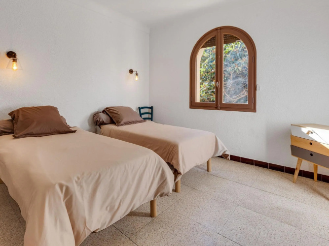 Alluring Holiday Home in Estagel with Private Pool