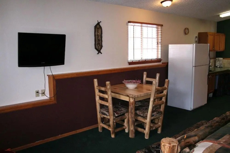 Timber Creek Chalets: 11