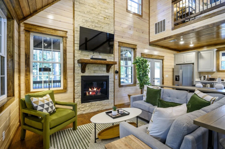 Hillside Pines by Boutiq
