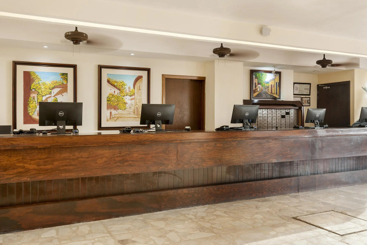 Hotel Tropicana Vallarta