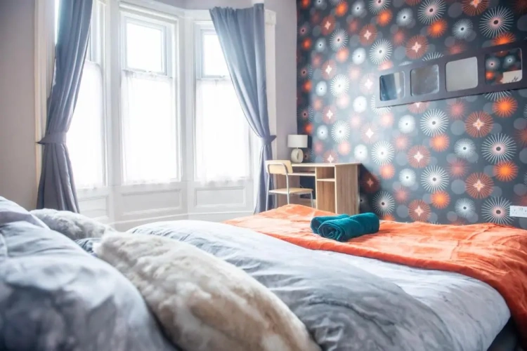 2 Bedrooms Apartment