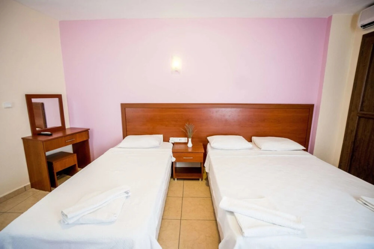 Eris Hotel