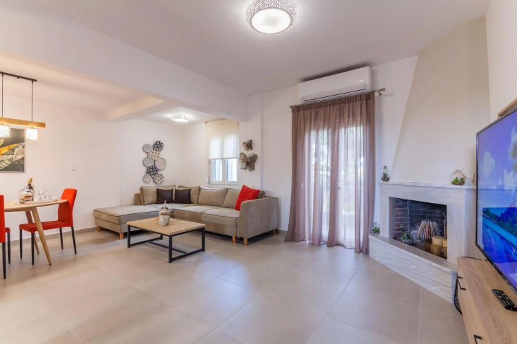 Gouves Family Apartment with Jacuzzi