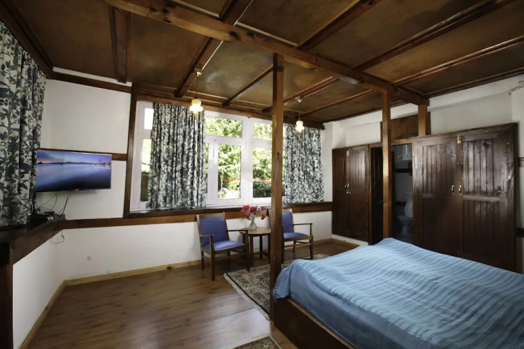 Johnsons Hotel