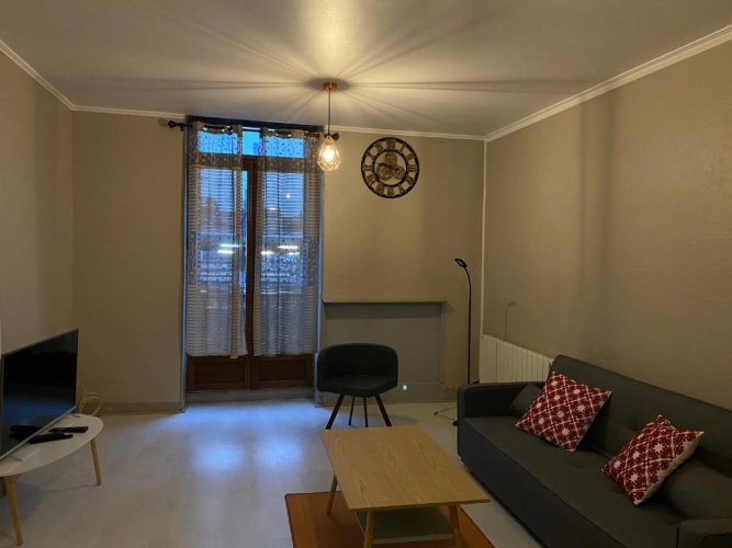2 Bedrooms Apartment