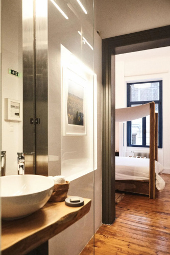 Art Pantheon Deluxe Suite