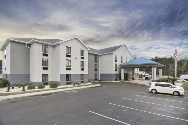 Travelodge Suites Savannah Pooler