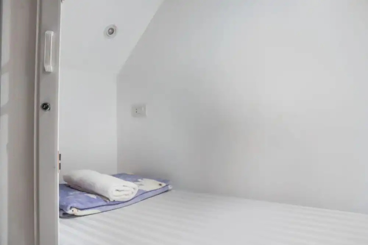Sleep Box Hostel Suratthani