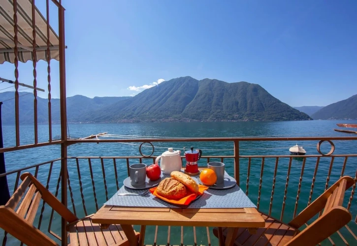 Studio with balcony and with view