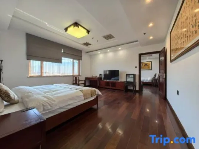 Deluxe Family Suite with garden view