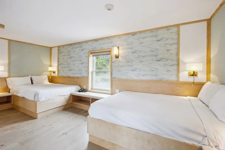 Deluxe Quadruple room