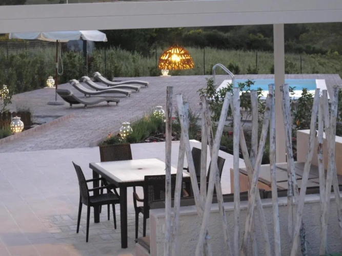 2 Bedrooms Villa