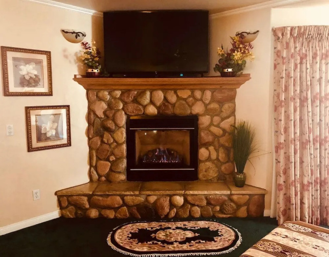 Giant Oaks Lodge