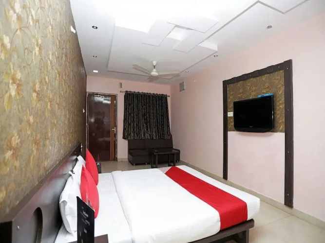 Hotel Recharge By OYO Rooms