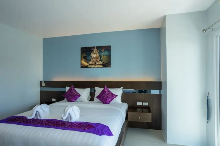 Standard Double room with city view