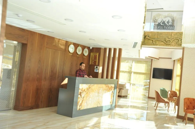 Asuris Hotel
