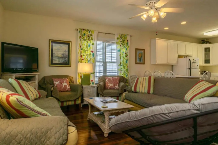 Beach Joy by Oak Island Accommodations