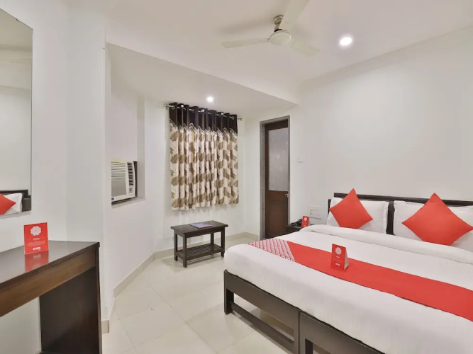 OYO 11007 Hotel Amity