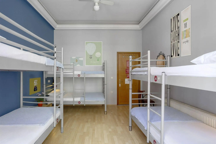 Hush Hostel Lounge