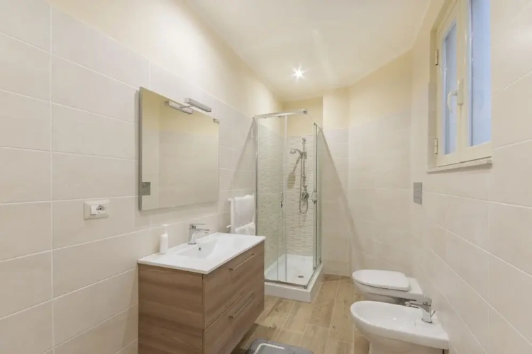 3 Bedrooms Apartment