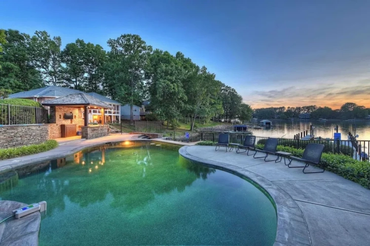 6 Bedrooms Cottage