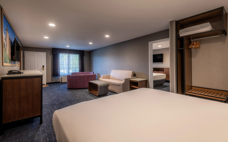 Anaheim Camelot Inn & Suites