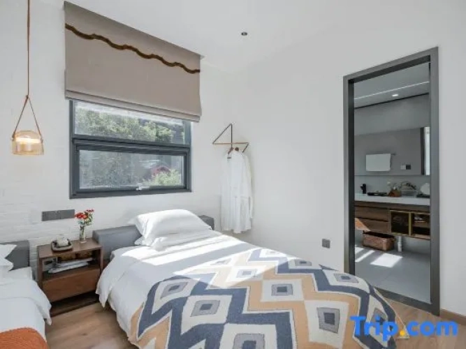Standard Twin room with mountain view