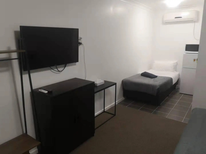 Avenue Motel